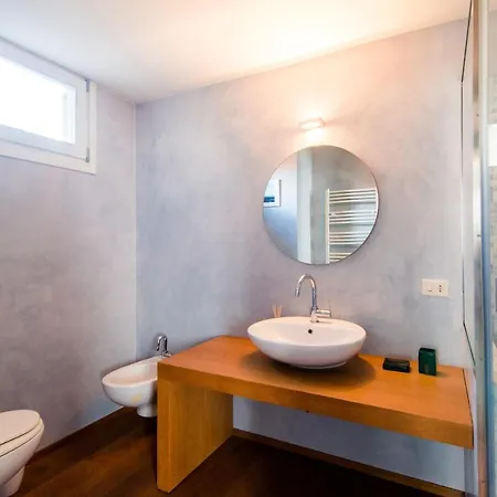 Antica Via Volta - The House Of Travelers Apartment