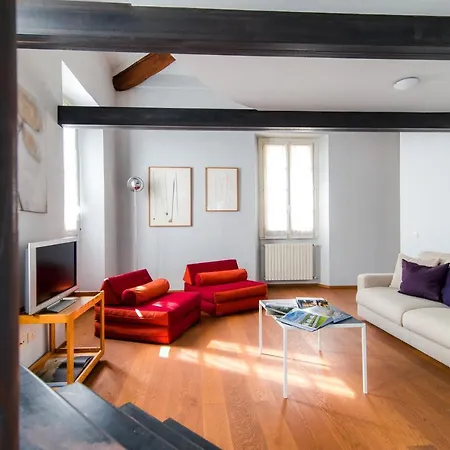 Antica Via Volta - The House Of Travelers Apartment