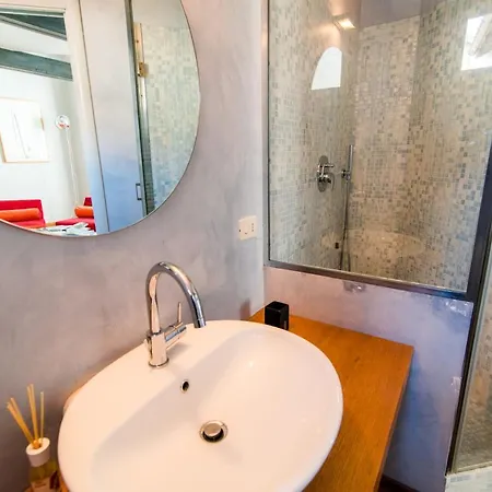 Apartment Antica Via Volta - The House Of Travelers Como