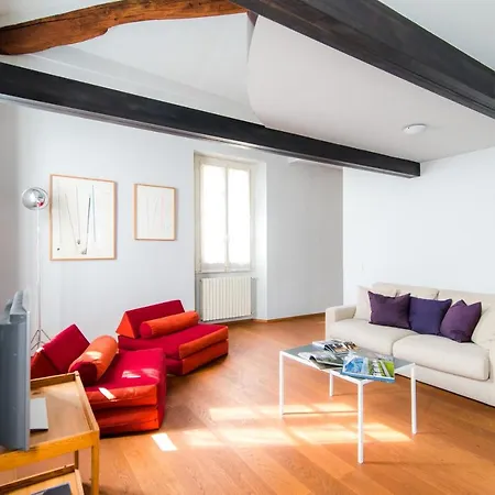 Antica Via Volta - The House Of Travelers Apartment