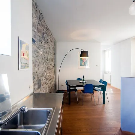 Antica Via Volta - The House Of Travelers Apartment