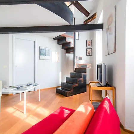 Antica Via Volta - The House Of Travelers Apartment