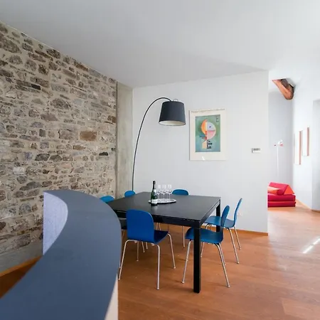 Apartment Antica Via Volta - The House Of Travelers Como