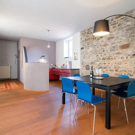 Antica Via Volta - The House Of Travelers Apartment