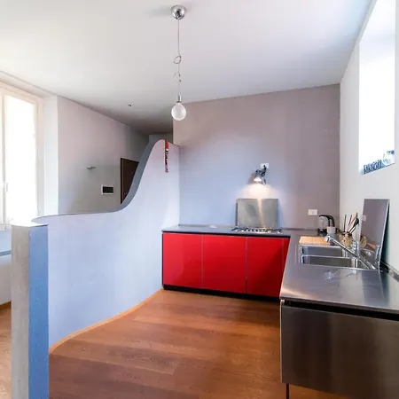 Antica Via Volta - The House Of Travelers Apartment *