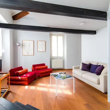 Antica Via Volta - The House Of Travelers Apartment
