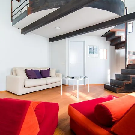 Apartment Antica Via Volta - The House Of Travelers *