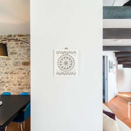 Antica Via Volta - The House Of Travelers Apartment