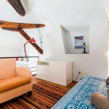 Apartment Antica Via Volta - The House Of Travelers