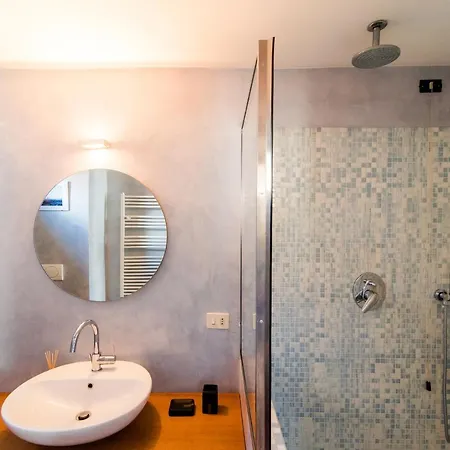 Antica Via Volta - The House Of Travelers * Côme