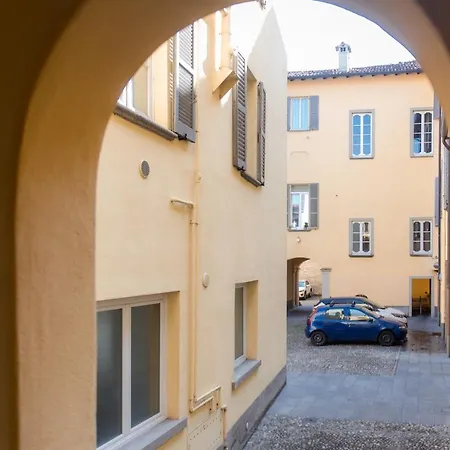 Antica Via Volta - The House Of Travelers Appartement